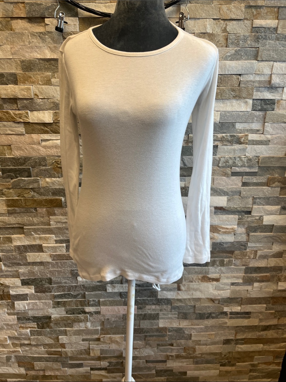 GAP Women's Long-Sleeve Crewneck Top in Off-White